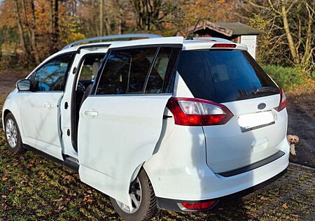 Ford Grand C-Max 2,0TDCi 125kW PowerShift Titanium