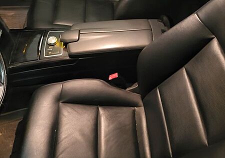 Mercedes-Benz E 300 BlueTEC HYBRID -