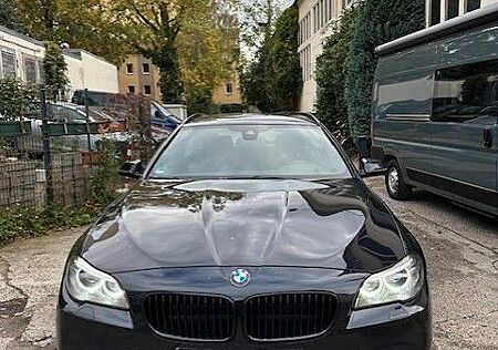 BMW 530d xDrive +Sport Paket + Head-up