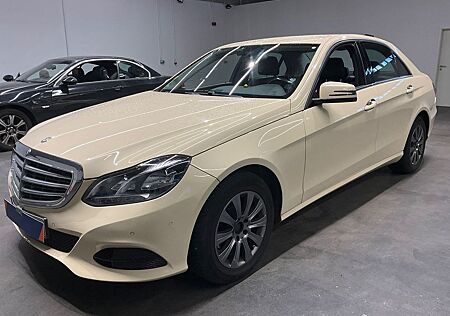 Mercedes-Benz E 200 E -Klasse Limo Taxi Navi LED PDC