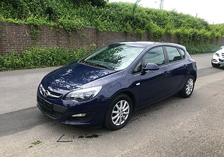 Opel Astra J Lim. 5-trg. Selection