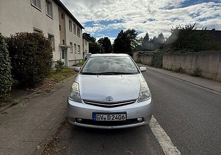 Toyota Prius 1.5-l-VVT-i Sol inkl. Travel-Paket Sol...