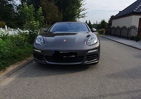 Porsche Panamera Diesel -