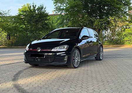 VW Golf Volkswagen 2.0 TSI BMT GTI GTI