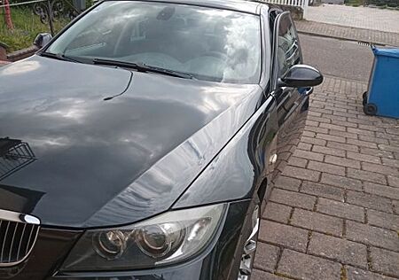 BMW 325xi -