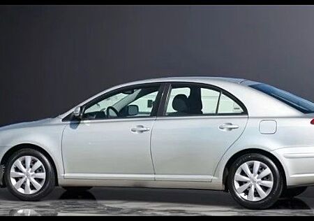 Toyota Avensis 2.0 D-4D Sol Liftback/ Klima/ TüV