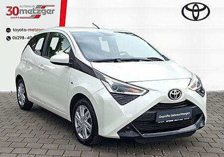 Toyota Aygo (X) Aygo 1.0 X-Play +Navigation +Rückfahrkam +Speed