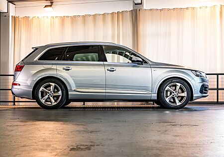 Audi Q7 3.0 TDI quattro tiptronic/7Sitze/S-Line