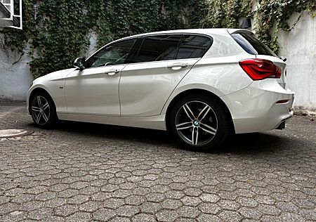 BMW 125i Sport Line A Sport Line *NAVI PROFESSIONAL*