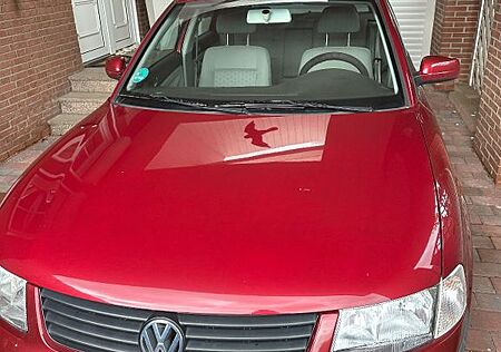 VW Passat Variant Volkswagen 1.6 Basis