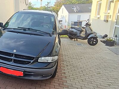 Chrysler Voyager LE 3.3 V6 Auto LE