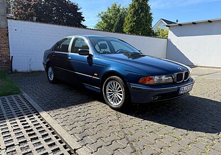 BMW 523i Schiebedach wenig KM