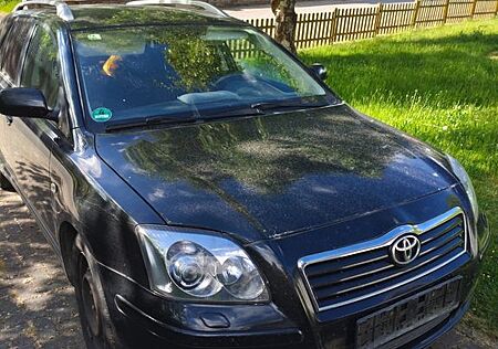 Toyota Avensis Combi Sol 2,2-l-D-CAT Sol