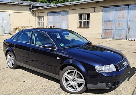 Audi A4 2.4 multitronic -