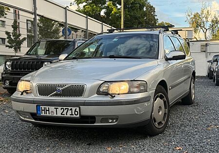 Volvo V70 2.4*AUT*LEDER*NAVI*SCHIEBEDACH*