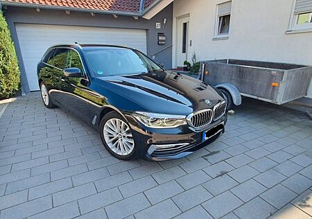 BMW 520d Touring A - Luxury, Standheizung, HUD