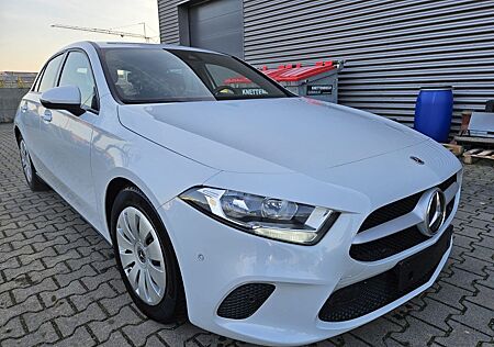 Mercedes-Benz A 160 * AGILITY CONTROL * NAVIGATION * PDC