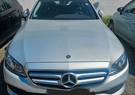 Mercedes-Benz 220