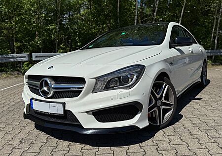Mercedes-Benz CLA 45 AMG DCT 4MATIC AMG *PANO*PDC*SHZ