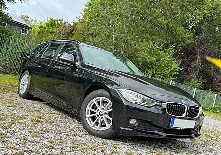 BMW 320 d Touring |SCHWARZ|XENON*NAVI*LEDER*PANORAMA