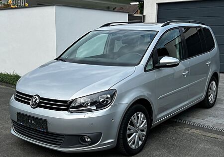 VW Touran Volkswagen 1.2 TSI 7Sitzer Highline Pano