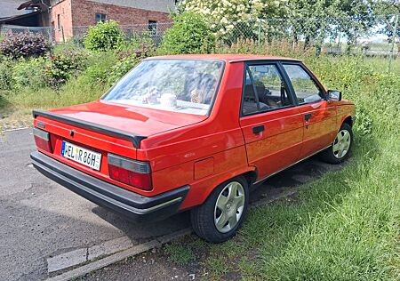 Renault R 9