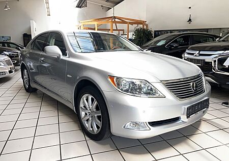 Lexus LS 460 V8
