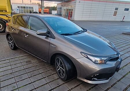 Toyota Auris gebraucht kaufen Toyota Auris Hybrid Team D 1,8 Navi Kam Nur 45000km