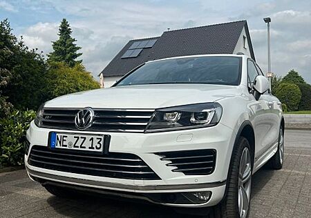 VW Touareg Volkswagen 3.0 V6 TDI R-Line BMT Terrain Tech