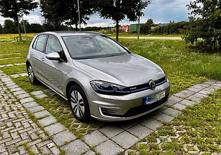 VW Golf Volkswagen e-, CCS, scheckheftgepflegt + Zertifikat