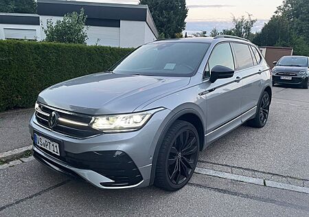 VW Tiguan Allspace Volkswagen 2.0 R-Line 7Sitz 4M IQ Garantie