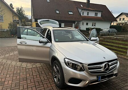 Mercedes-Benz GLC 250 4Matic / Standheizung / Burmester Sound