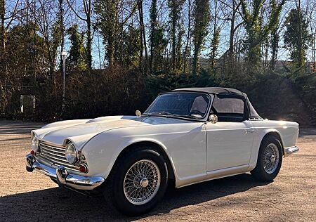 Triumph TR4 vollständig restauriert