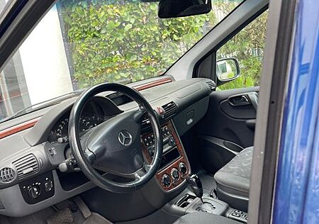 Mercedes-Benz Vaneo CDI 1.7 -67 kW Ambiente mit Rollstuhlrampe