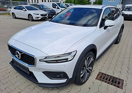 Volvo V60 Cross Country Pro AWD+STANDH+PANO+H&K+