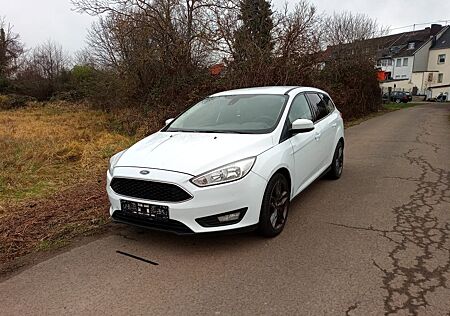 Ford Focus 1,0 Titanium, neue Motor nur 63000 km