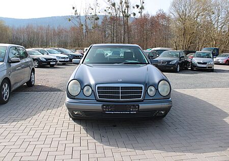 Mercedes-Benz E 200 ELEGANCE*AUTOMATIK*