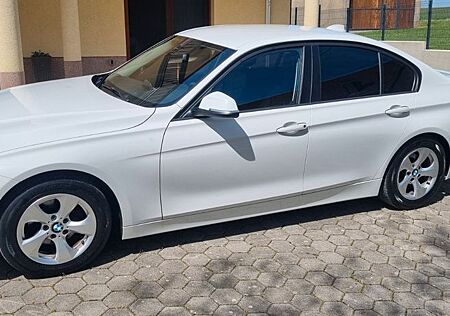 BMW 320d F30 Leder, Navi, 8 Fach, Tempomat etc.