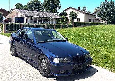 BMW 328i