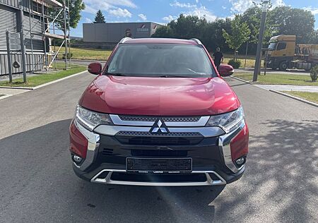 Mitsubishi Outlander Diamant Edition+*1.Hand*Navi*RFK*64TKM