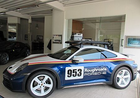 Porsche 992 Dakar Rallye Design Burmester