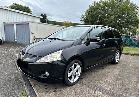 Mitsubishi Grandis 2.4 Intense Auto 6-Sitzer Intense
