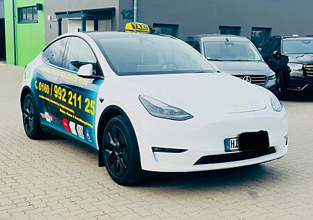 Tesla Model Y Long Range Dual AWD **TAXI-PAKET-INTAX**