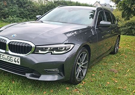 BMW 320d Touring Luxury Line Automatik Luxury Line