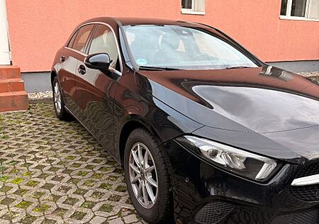 Mercedes-Benz A 180 d DCT -