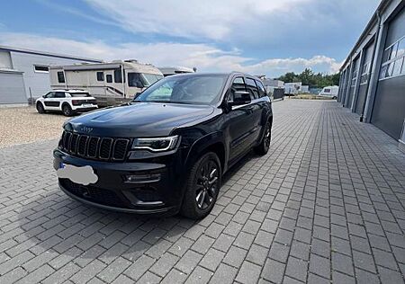 Jeep Grand Cherokee S