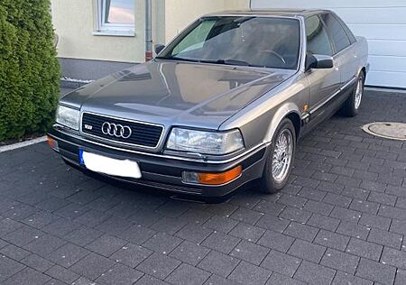 Audi V8
