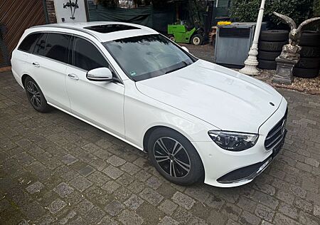 Mercedes-Benz E 220 d T-Modell Avantgarde Vollausstattung Ahk