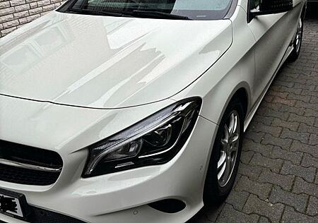 Mercedes-Benz CLA 180 Shooting Brake -