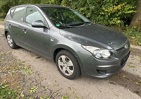 Hyundai i30 blue 1.4 Classic